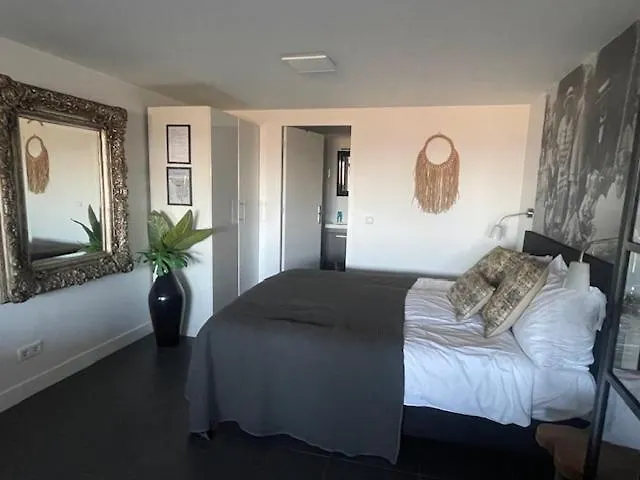 B&B Zeespiegel Zandvoort Bed & Breakfast